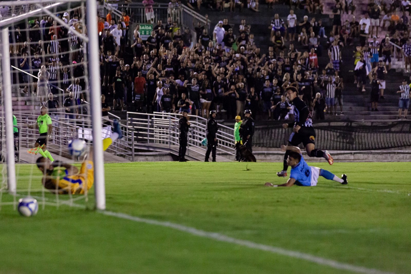 Leia mais sobre o artigo Botafogo-PB fica à frente do placar três vezes, mas empata com o Confiança