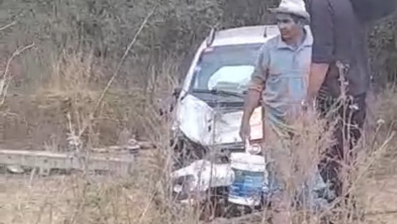 Leia mais sobre o artigo Radialista perde controle e bate o carro em poste ao tentar desviar de animais na pista