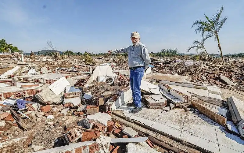 Leia mais sobre o artigo Lula pede reestruturação de defesa civil e quer anúncios antes do G20