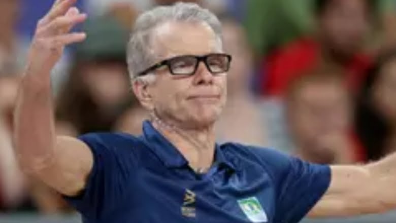 Leia mais sobre o artigo Bernardinho assume culpa pela eliminação do Brasil no vôlei e cita reação: ‘Tem que chorar mesmo’