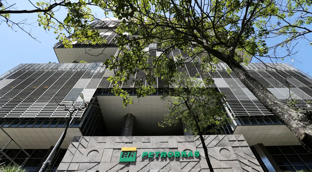 Leia mais sobre o artigo Petrobras registra prejuízo líquido de R$ 2,6 bilhões no 2° trimestre