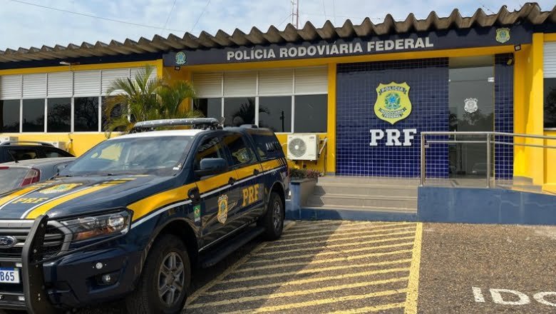 Leia mais sobre o artigo Um homem morreu e quatro ficaram feridos após um choque frontal na BR-230, em Campina Grande