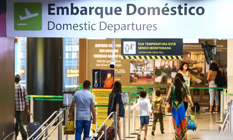 Leia mais sobre o artigo Número de viagens feitas por brasileiros sobe 71% após pandemia, mostra IBGE