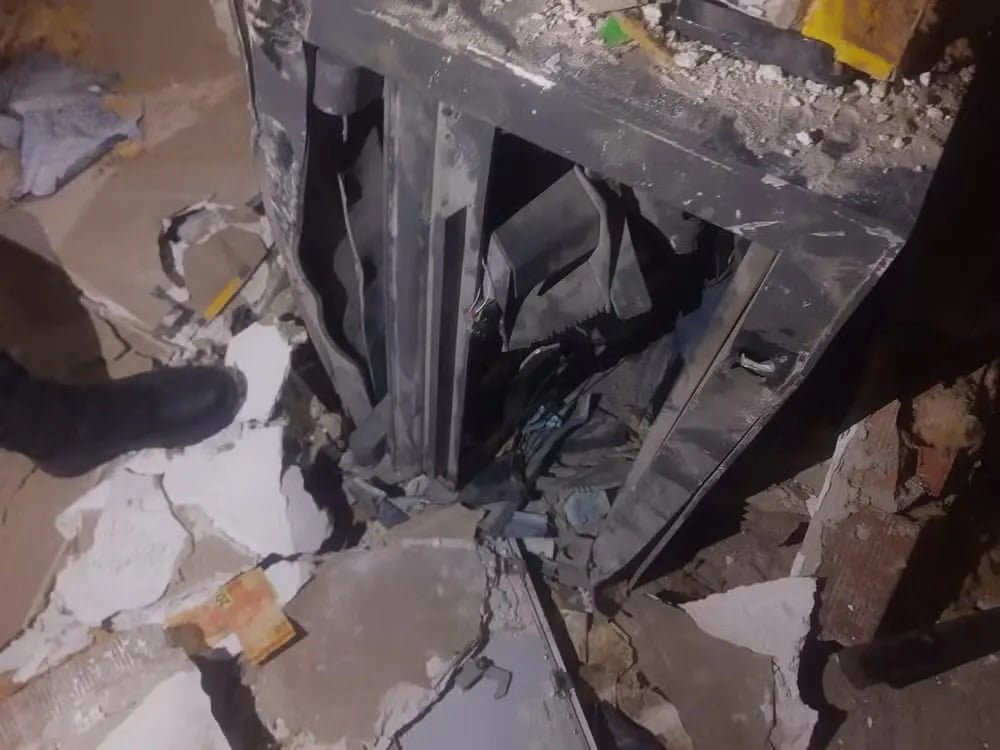 Leia mais sobre o artigo Bandidos invadem supermercado, explode caixa eletrônico e fogem sem deixar pistas na Paraíba