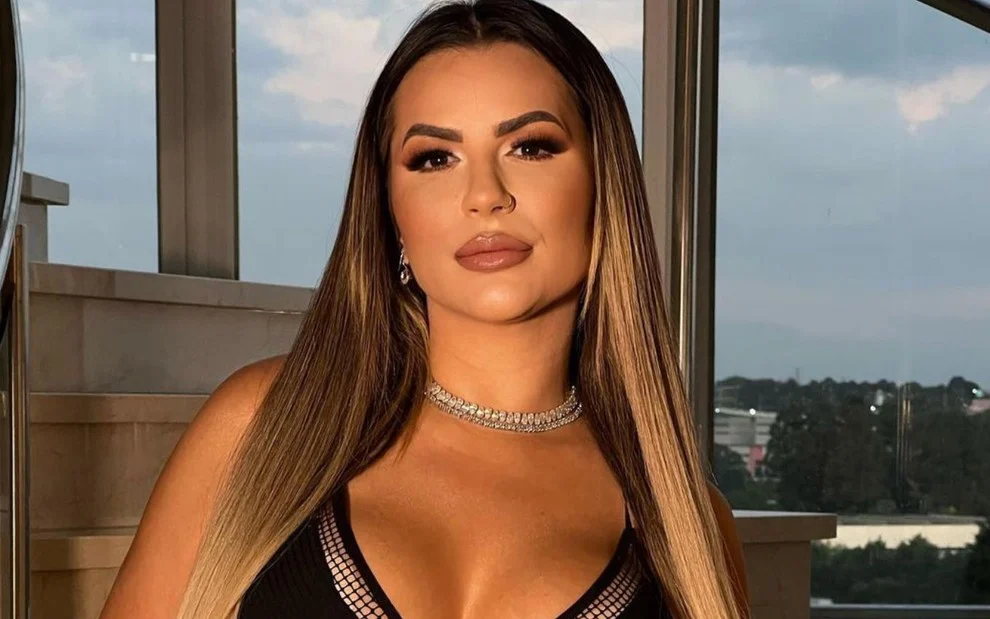 Leia mais sobre o artigo Deolane Bezerra é presa em operação contra lavagem de dinheiro e prática de jogos ilegais; bloqueio de bens chega a R$ 2,1 bilhões