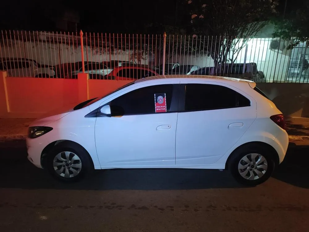 Leia mais sobre o artigo Veículo com sinais de adulteração é apreendido pela PM em Teixeira-PB