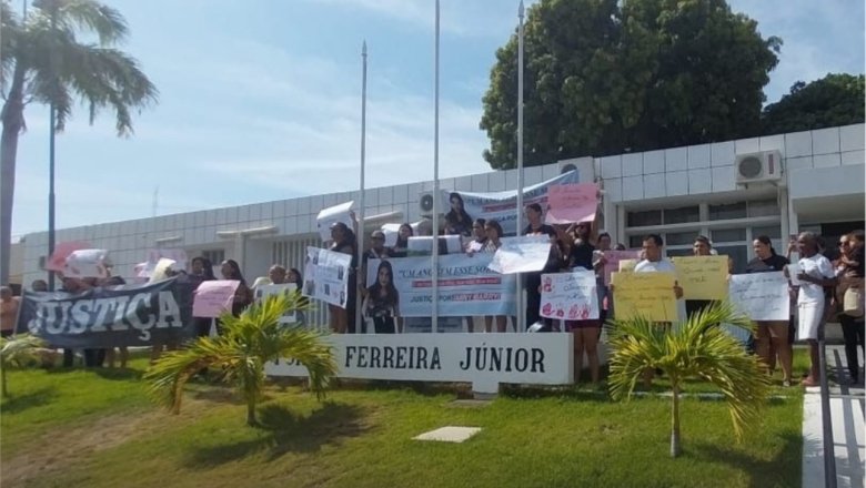 Leia mais sobre o artigo CASO IANNY MARRY: População de Cajazeiras promove manifestação cobrando resposta das autoridades; VÍDEO