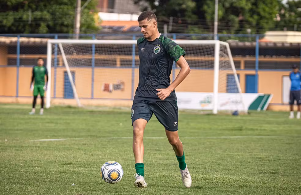 Leia mais sobre o artigo Mhaylon é a sétima contratação do Nacional de Patos para a temporada 2025