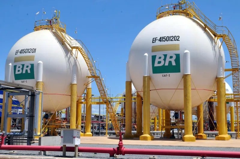 Leia mais sobre o artigo Gás natural ficará 1,41% mais barato em novembro, diz Petrobras