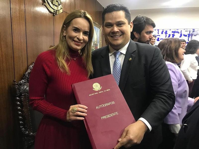 Leia mais sobre o artigo Daniella Ribeiro vai apoiar Alcolumbre para a presidência do Senado
