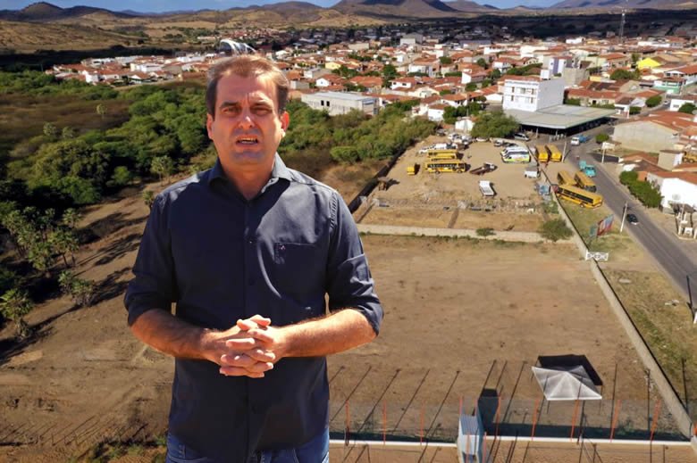 Leia mais sobre o artigo Bal Lins descarta corte de funcionários e garante estabilidade em São José de Piranhas