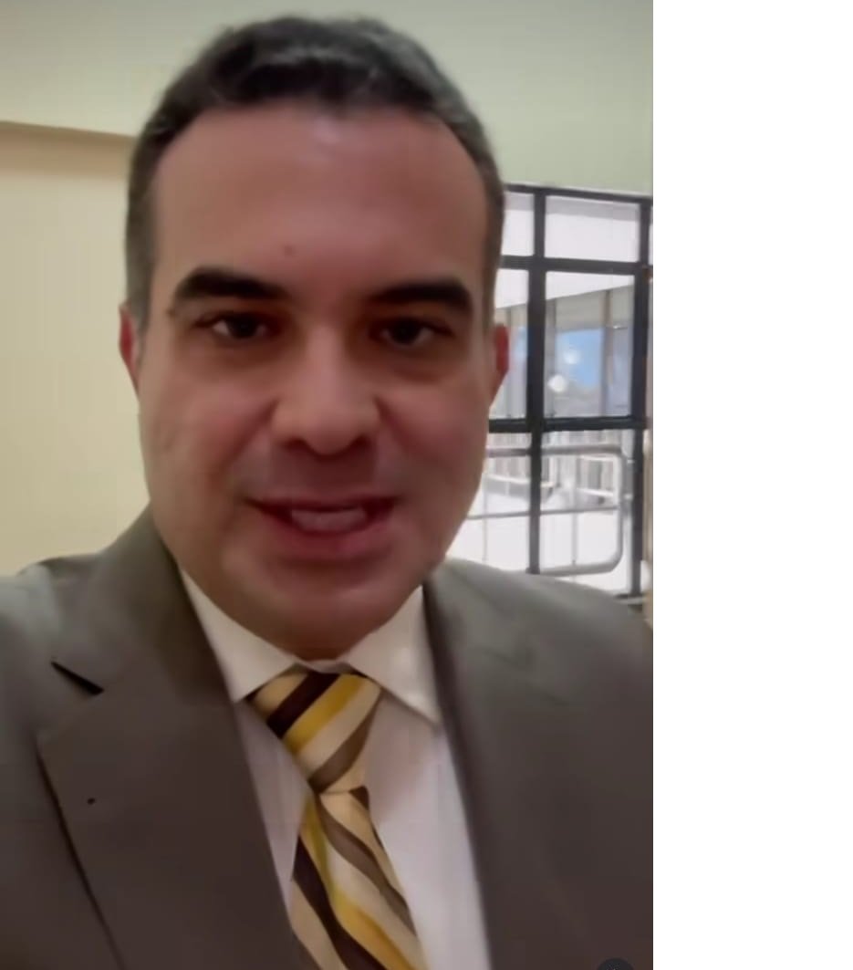 Leia mais sobre o artigo EXCLUSIVO: Prefeito eleito de Orós (CE) anuncia renúncia e transferência do cargo para sua mãe.