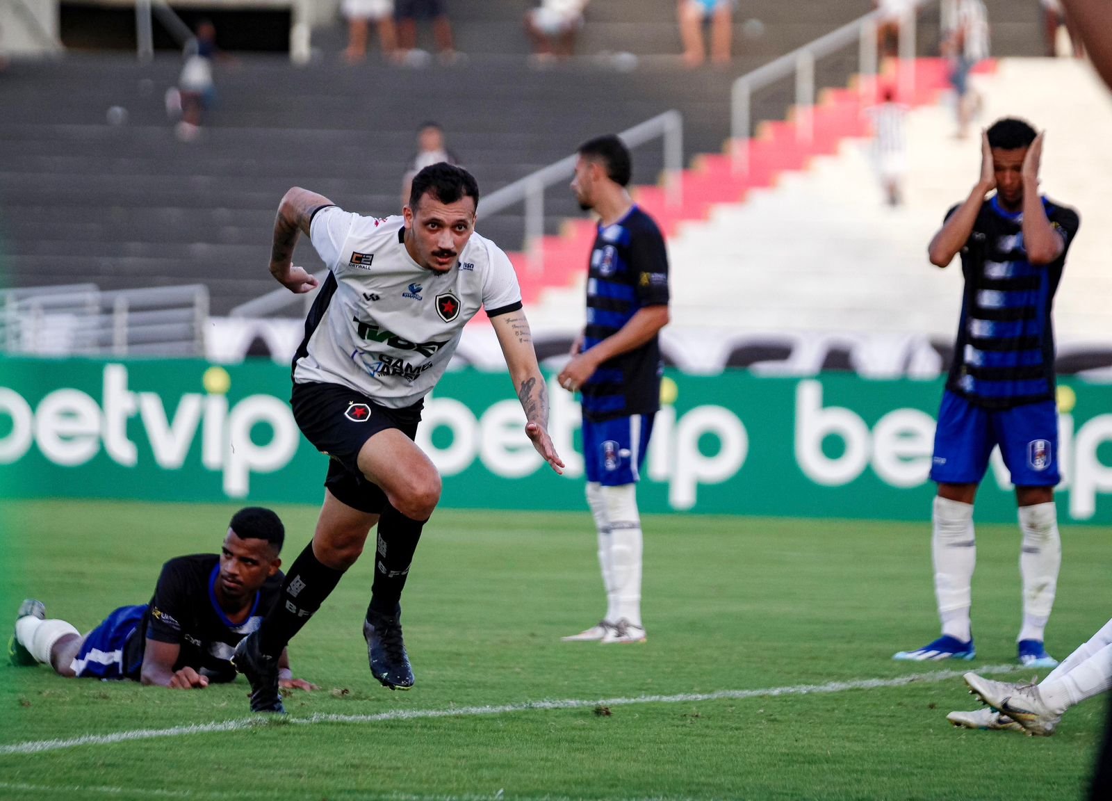 Leia mais sobre o artigo Clubes Brasileiros Adotam Modelo de Sociedade Anônima do Futebol (SAF)