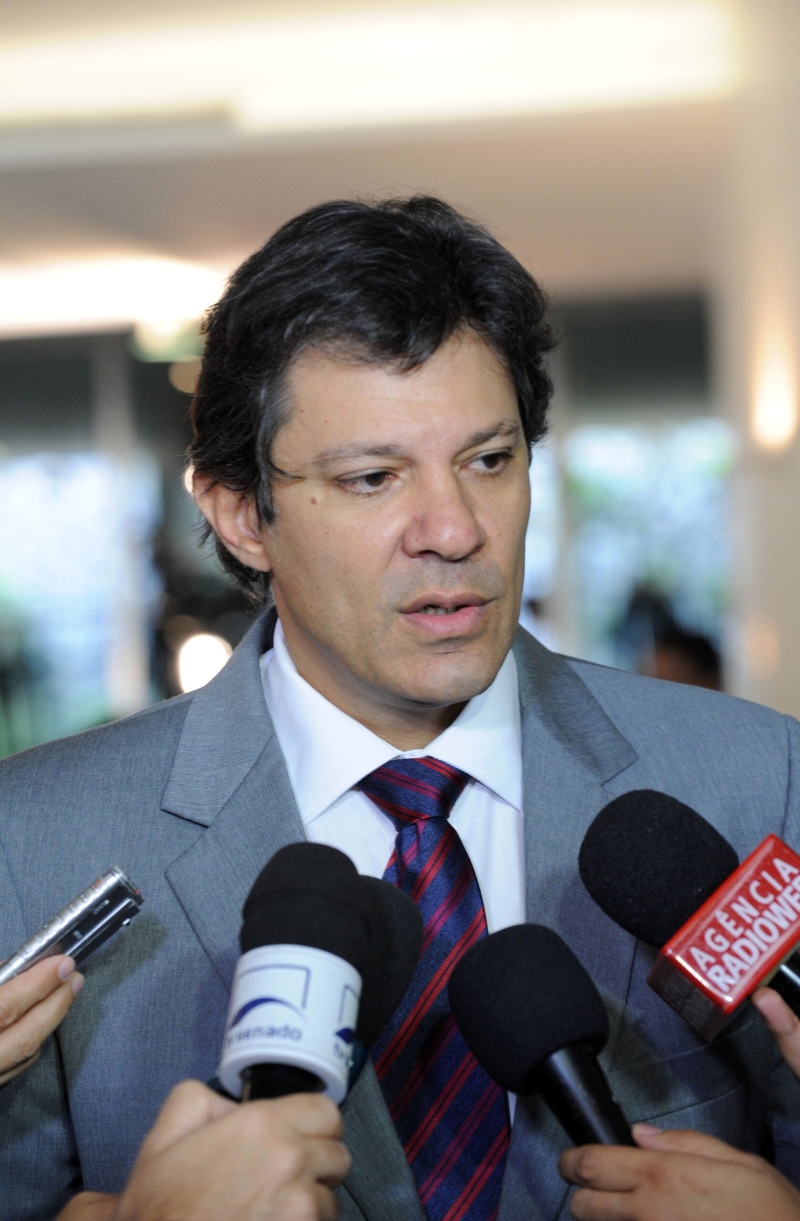 Leia mais sobre o artigo Haddad afirma que Lula solicitou inclusão de mais um ministério no pacote de cortes de gastos; Defesa deve participar de reunião, apontam fontes