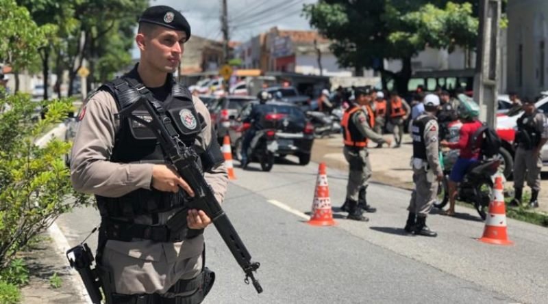 Leia mais sobre o artigo Policiais Militares realizam abordagens e fiscalização de trânsito na cidade de Sousa