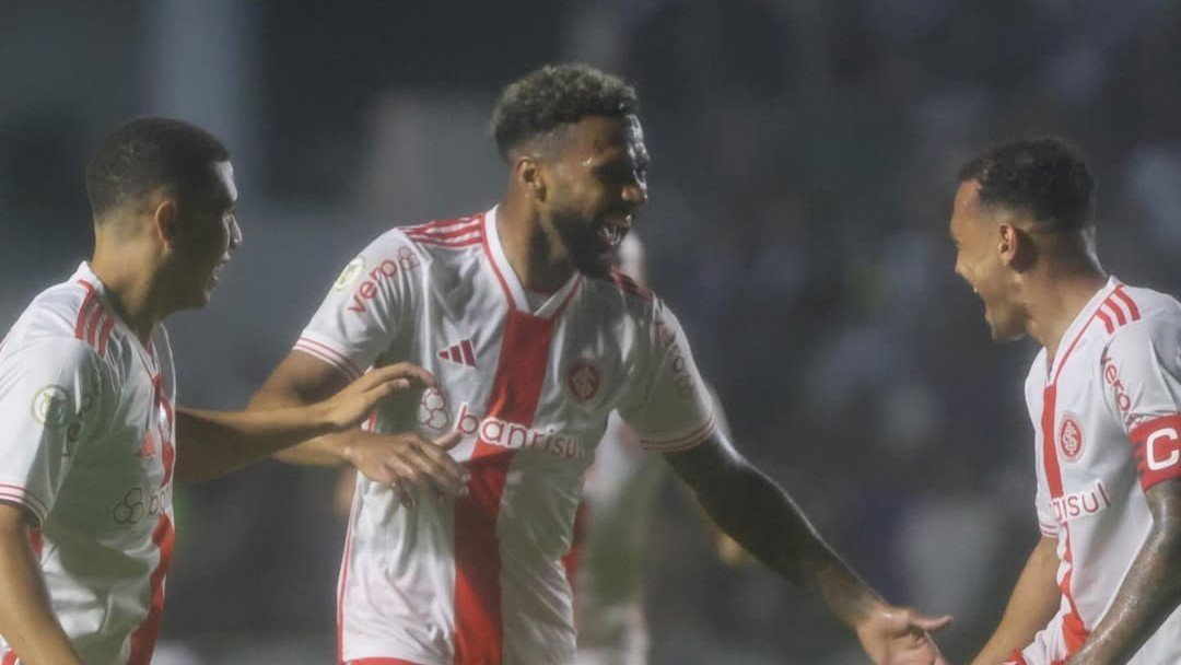 Leia mais sobre o artigo Brasileirão: Inter vence Vasco em São Januário e amplia longa série invicta