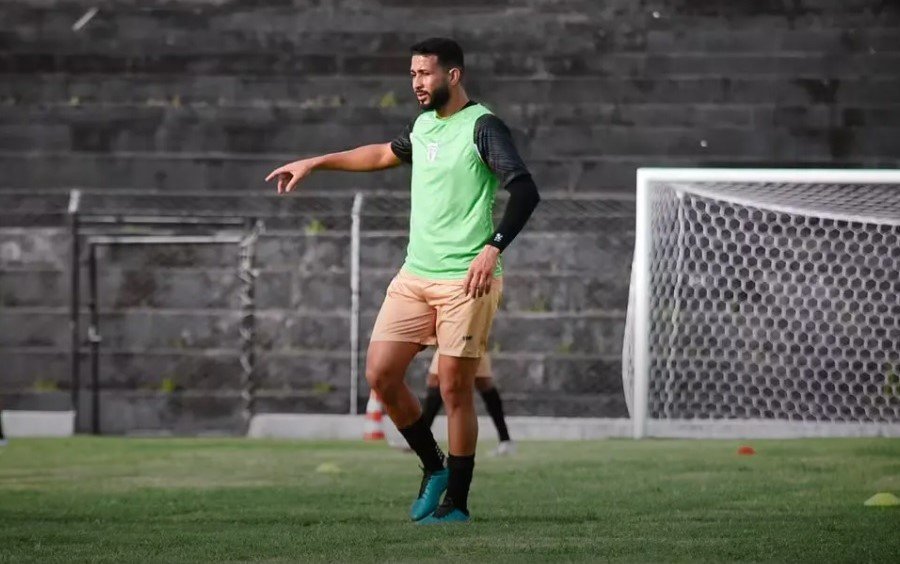 Leia mais sobre o artigo Futuro de Alex Sandre no Treze é Incerto Após Mais de Um Ano de Lesão