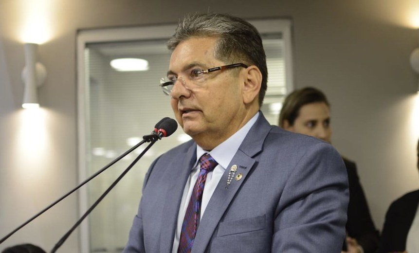 Leia mais sobre o artigo Adriano Galdino detona fala de João Azevêdo sobre sucessão em 2026: “Desastrosa e desrespeitosa”