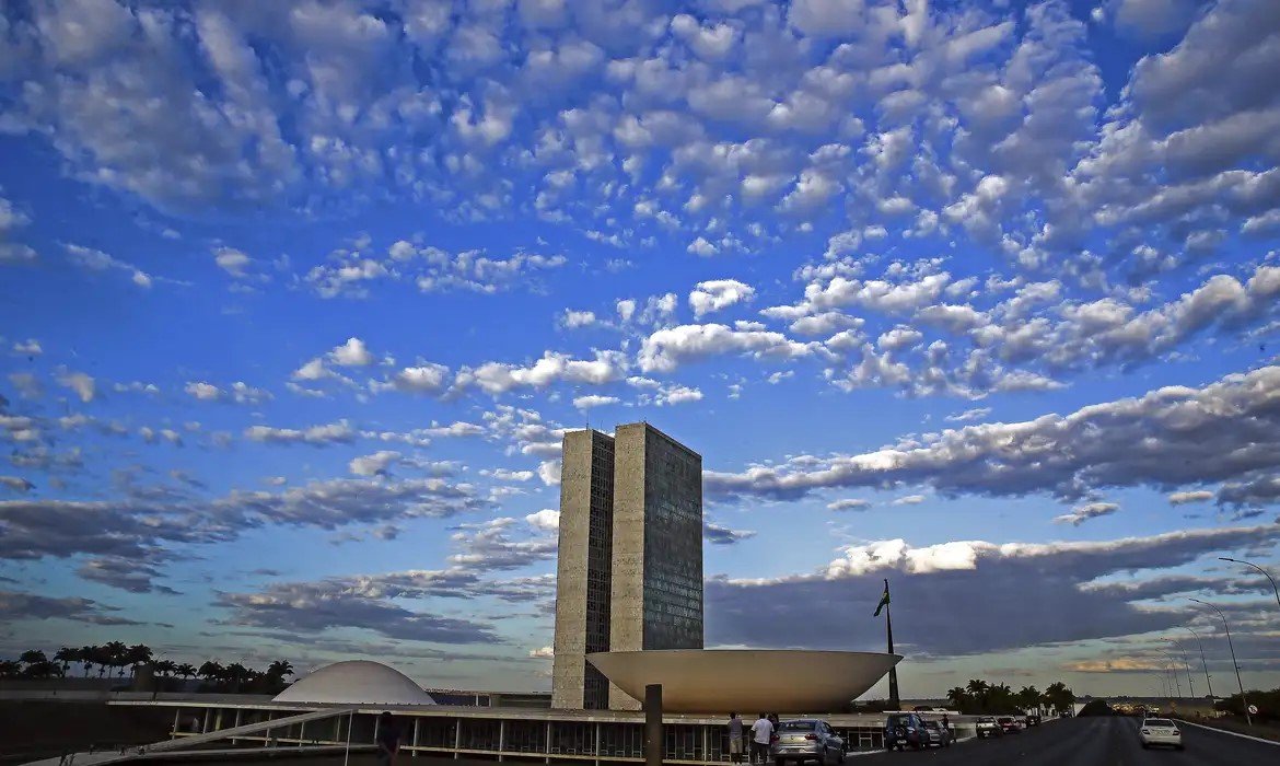 Leia mais sobre o artigo Deputados e senadores elegem presidentes e mesas diretoras no sábado