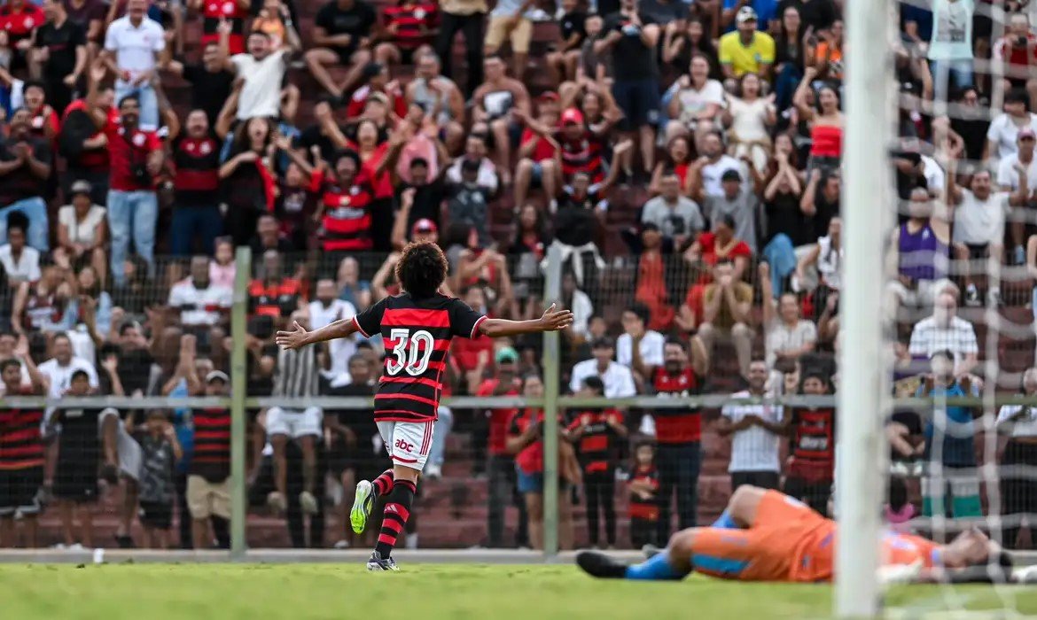 Leia mais sobre o artigo Flamengo estreia na Copinha com goleada de 5 a 0