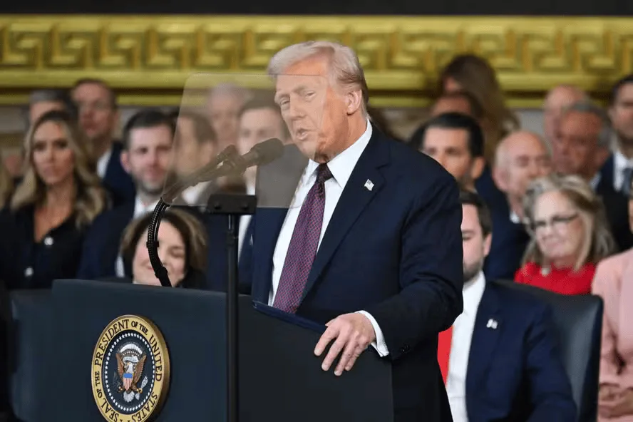 Leia mais sobre o artigo Grupo de 21 Deputados brasileiros e Michelle Bolsonaro não participam de cerimônia oficial da posse de Trump – SAIBA QUEM ESTAVA PRESENTE