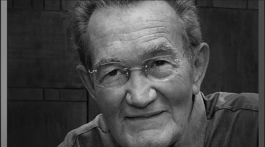 Leia mais sobre o artigo Fim de uma Era: Morre Léo Batista, a Voz Imortal da Televisão Brasileira!