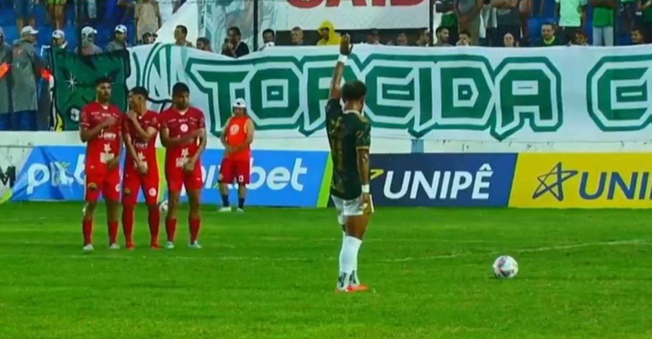 Leia mais sobre o artigo Gol Arretado! Caíque Brilha no Clássico Patoense e Garante o Prêmio de Gol Mais Bonito da Semana no Paraibano!