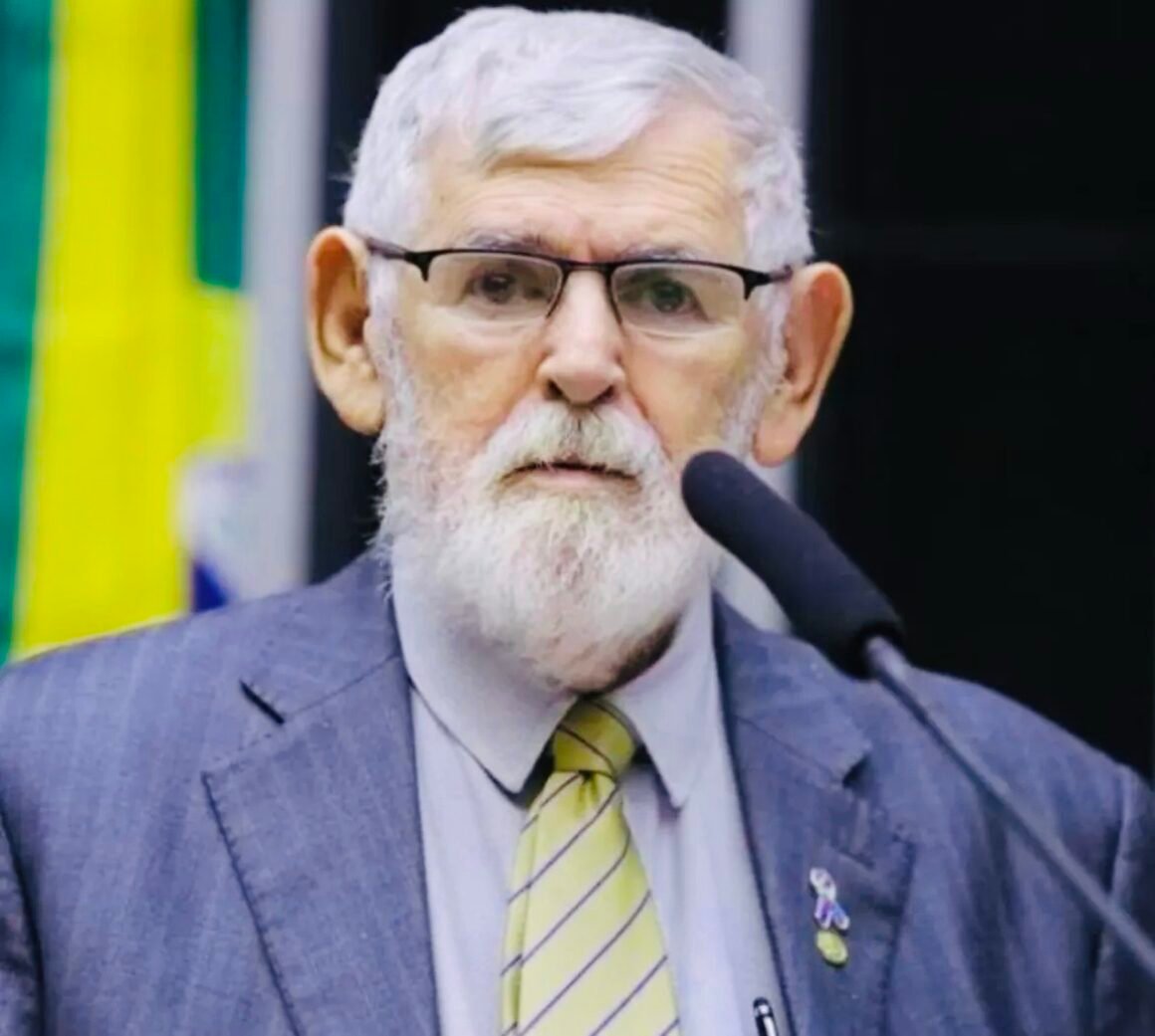 Leia mais sobre o artigo Deputado Luiz Couto nega estar na disputa pela presidência do PT-PB