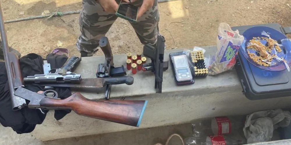 Leia mais sobre o artigo Operação policial em Pombal resulta em prisões e apreensão de armas e drogas