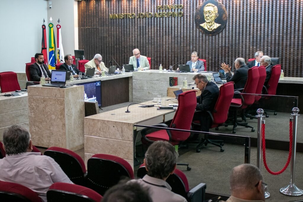 Leia mais sobre o artigo TCE-PB retoma sessões do Pleno, aprova contas e mantém imputação de R$ 1,5 mi a ex-secretário