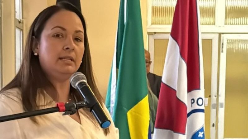 Leia mais sobre o artigo Vice-prefeita Christiane Araújo e secretária Léa Silva participam de solenidade de elevação da Comarca de Cajazeiras