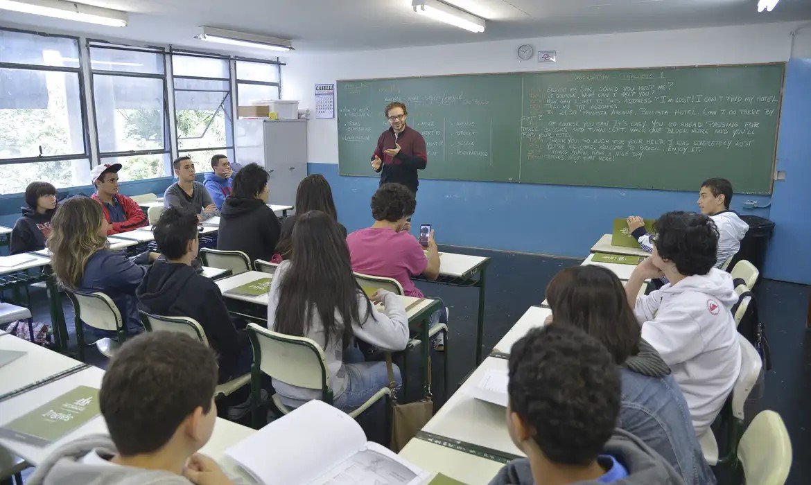 Leia mais sobre o artigo Câmara aprova proposta que proíbe escolas de recusar matrículas