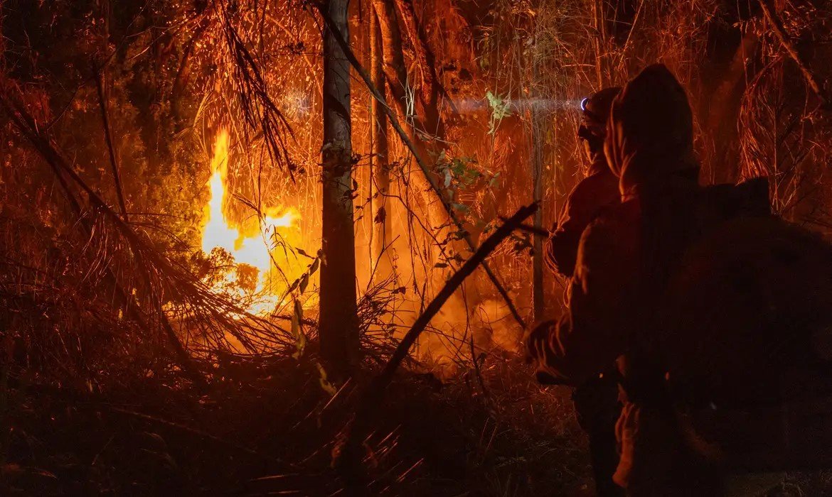 Leia mais sobre o artigo Combate a incêndios no Brasil não será afetado por decisão dos EUA