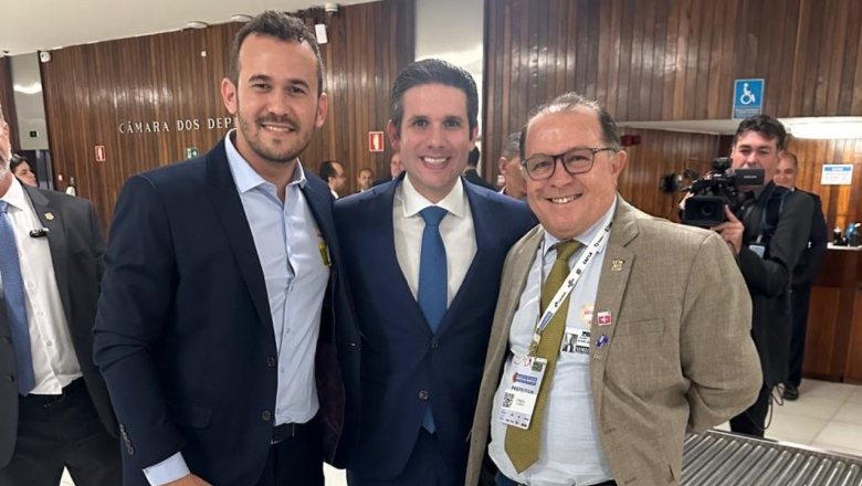Leia mais sobre o artigo Prefeito de Bonito de Santa Fé, Ceninha Lucena, cumpre agenda em Brasília e elogia presidente da Câmara, Hugo Motta