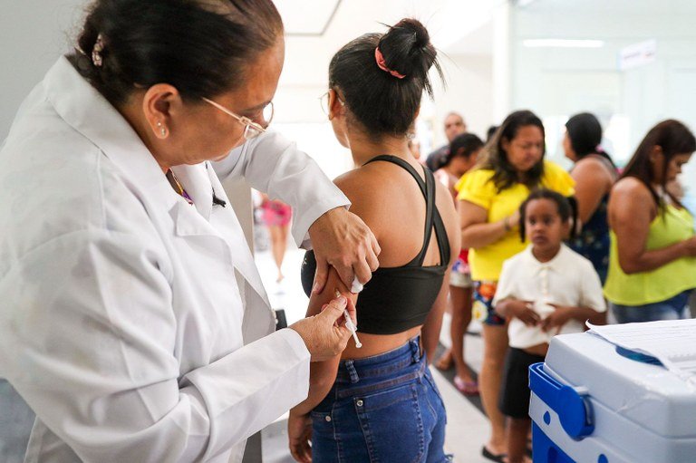 Leia mais sobre o artigo Saúde realiza o primeiro Dia D de Multivacinação do ano com mais de 34 mil doses aplicadas neste sábado
