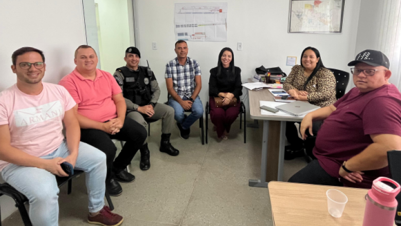 Leia mais sobre o artigo SEGURANÇA REFORÇADA: Comissão Organizadora do Carnaval de Cajazeiras se reúne com Polícia Militar