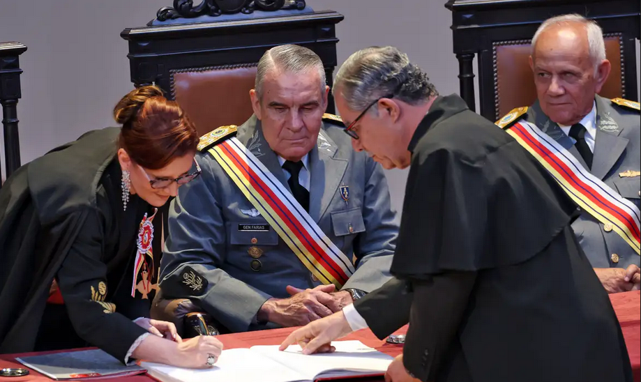 Leia mais sobre o artigo Presidente do STM diz que Bolsonaro pode ser julgado por crime militar