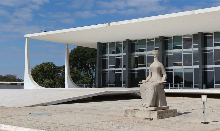 Leia mais sobre o artigo STF amplia foro privilegiado na Corte para após fim do mandato do réu