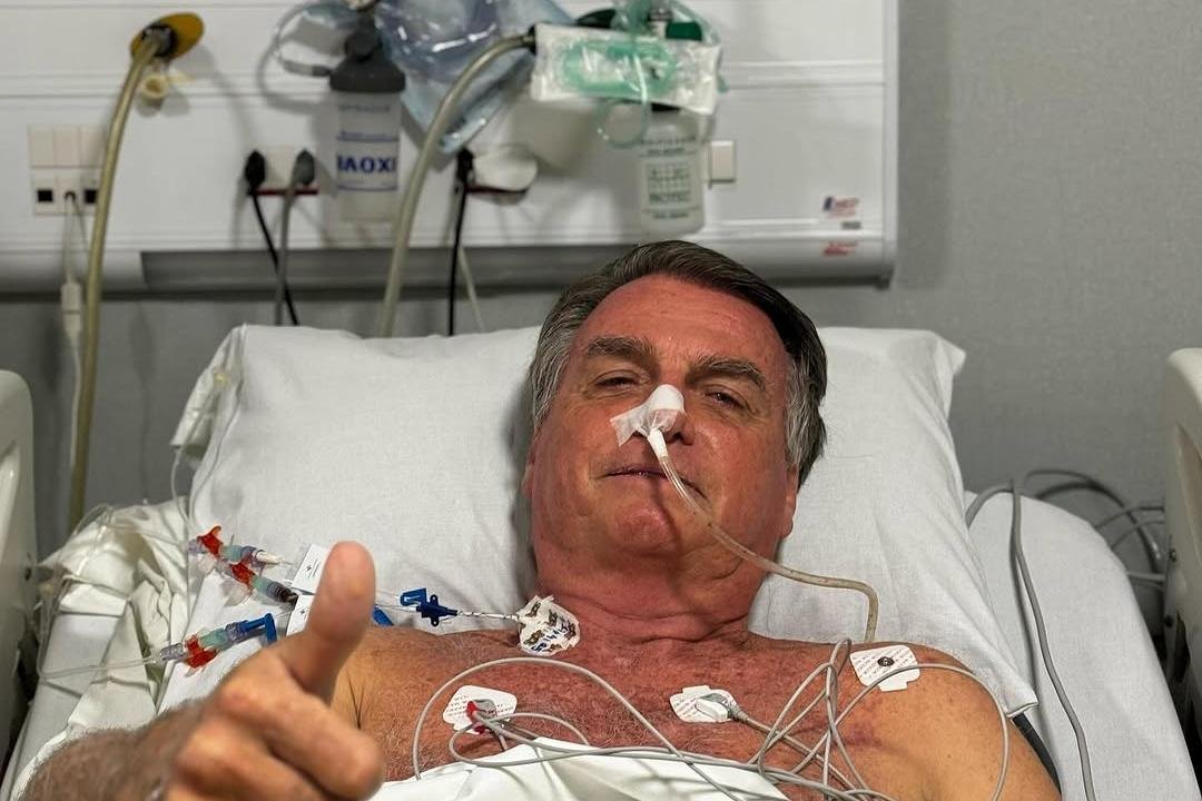 Leia mais sobre o artigo Após ‘live’ no quarto de UTI, oficial de Justiça intima Bolsonaro no hospital com aval do STF