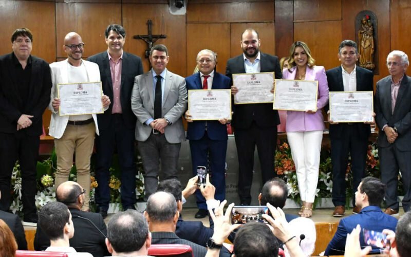 Leia mais sobre o artigo Jornalista cajazeirense Josival Pereira recebe Título de Cidadão Pessoense em sessão solene