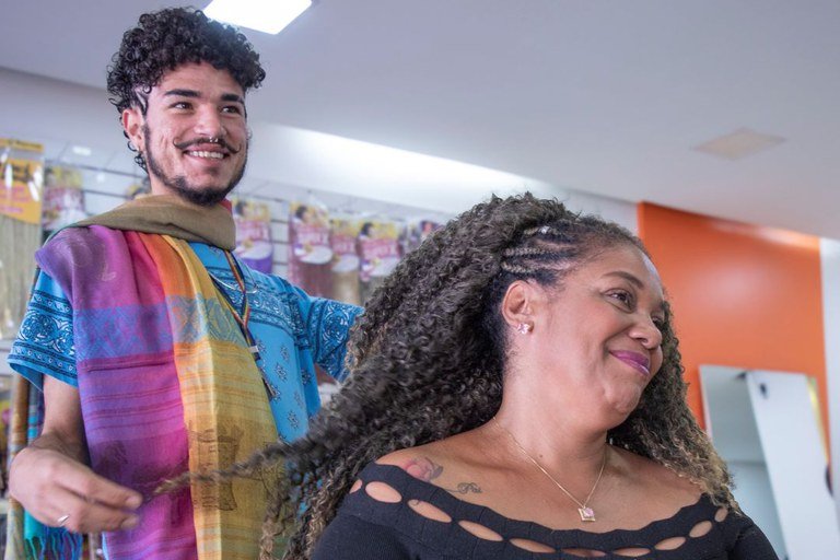 Leia mais sobre o artigo MICROEMPREENDEDORISMO: Lucro dos pequenos negócios atinge recorde em 2024, aponta FGV