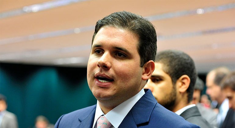 Leia mais sobre o artigo Oposição se reúne com Hugo Motta para discutir anistia a condenados do 8 de janeiro