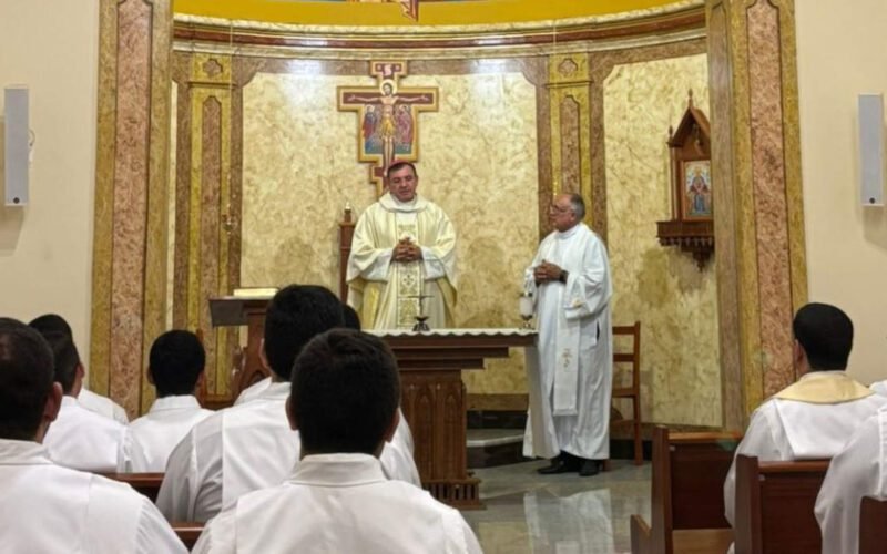 Leia mais sobre o artigo Dom Francisco Gabriel antecipa laços com Cajazeiras e visita seminário antes da posse como novo bispo diocesano