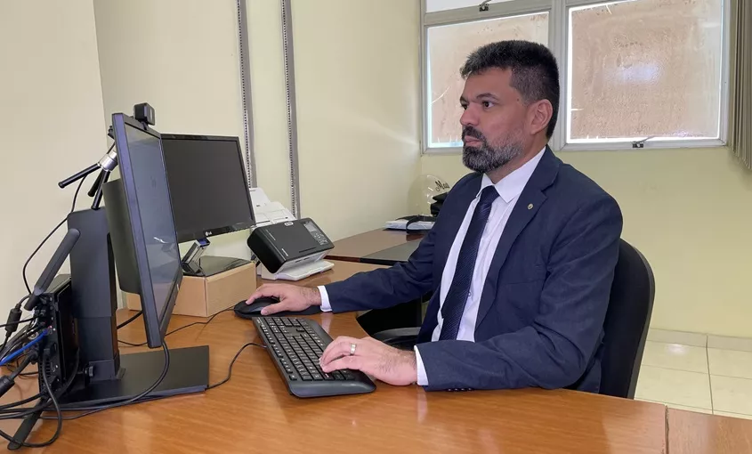 Leia mais sobre o artigo Juiz é afastado por suspeita de favorecer presos com falsas remições e laudos médicos em Cajazeiras; esquema envolvia pagamentos de até R$ 150 mil