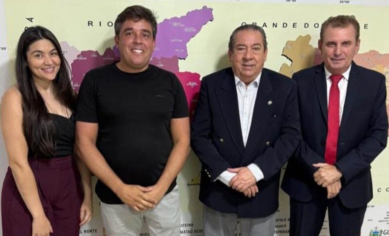 Leia mais sobre o artigo Chico Mendes reforça articulação política e acompanha prefeitos em audiências com Governo da Paraíba