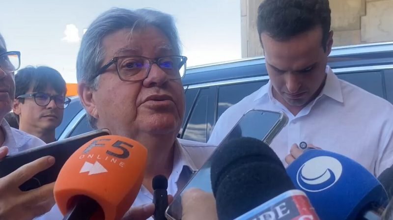 Leia mais sobre o artigo João Azevêdo admite possibilidade de disputar cargo em Brasília: “Estaremos sim prontos para a disputa”; ouça
