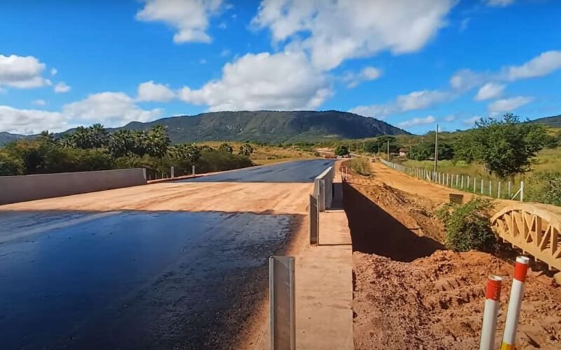 Leia mais sobre o artigo Pavimentação da estrada para Boqueirão de Piranhas chega à reta final com conclusão de última ponte