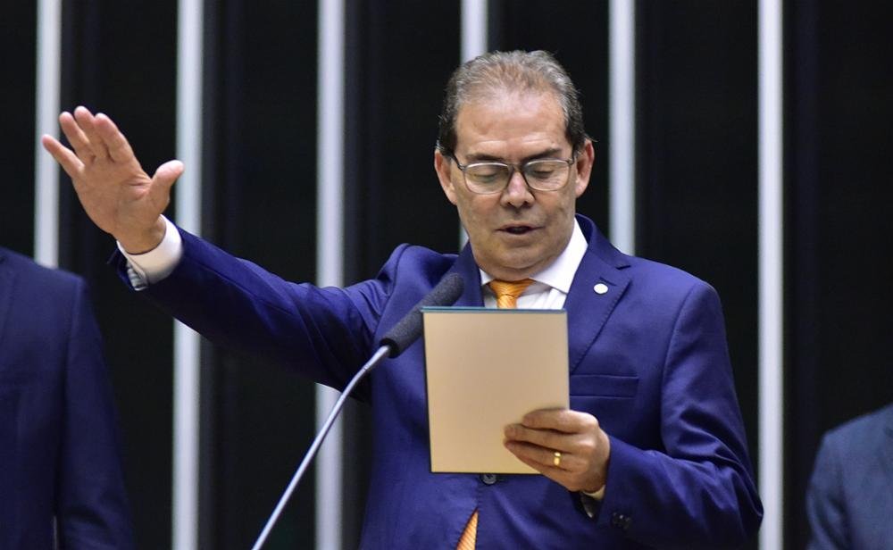 Leia mais sobre o artigo Relator defende mudar PL da anistia para ‘dosemetria’ e fala em mudanças na pena de Bolsonaro