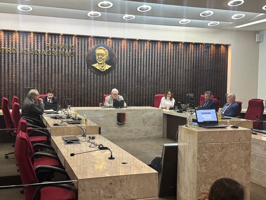 Leia mais sobre o artigo Câmara do TCE impõe débito de R$ 1,6 milhão por despesas irregulares com reforma de escolas