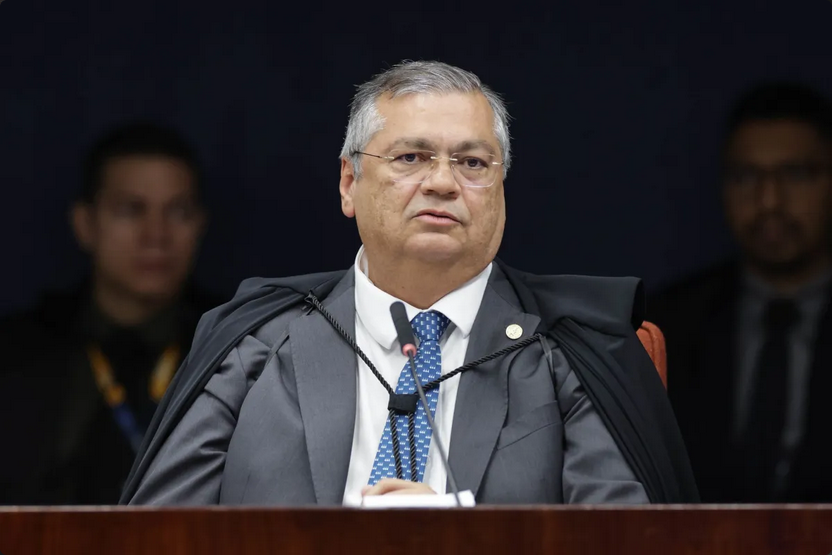 Leia mais sobre o artigo Ministro Flávio Dino autoriza silêncio de presidente de sindicato ligado a irmão de Lula